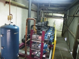 Zespół sprężarkowy na sprężarkach dwustopniowych Frascold do tunelu mroźniczego